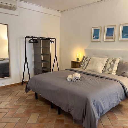 Appartements Dans Agreable Maison De Ville Centre Historique De Rimini Luaran gambar